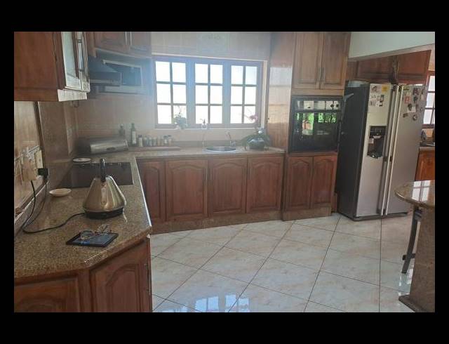 4 BEDROOM FREEHOLD FOR SALE IN LINMEYER